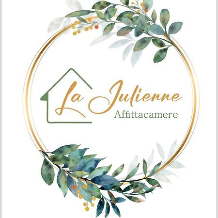 La Julienne Ac Наполи Екстериор снимка